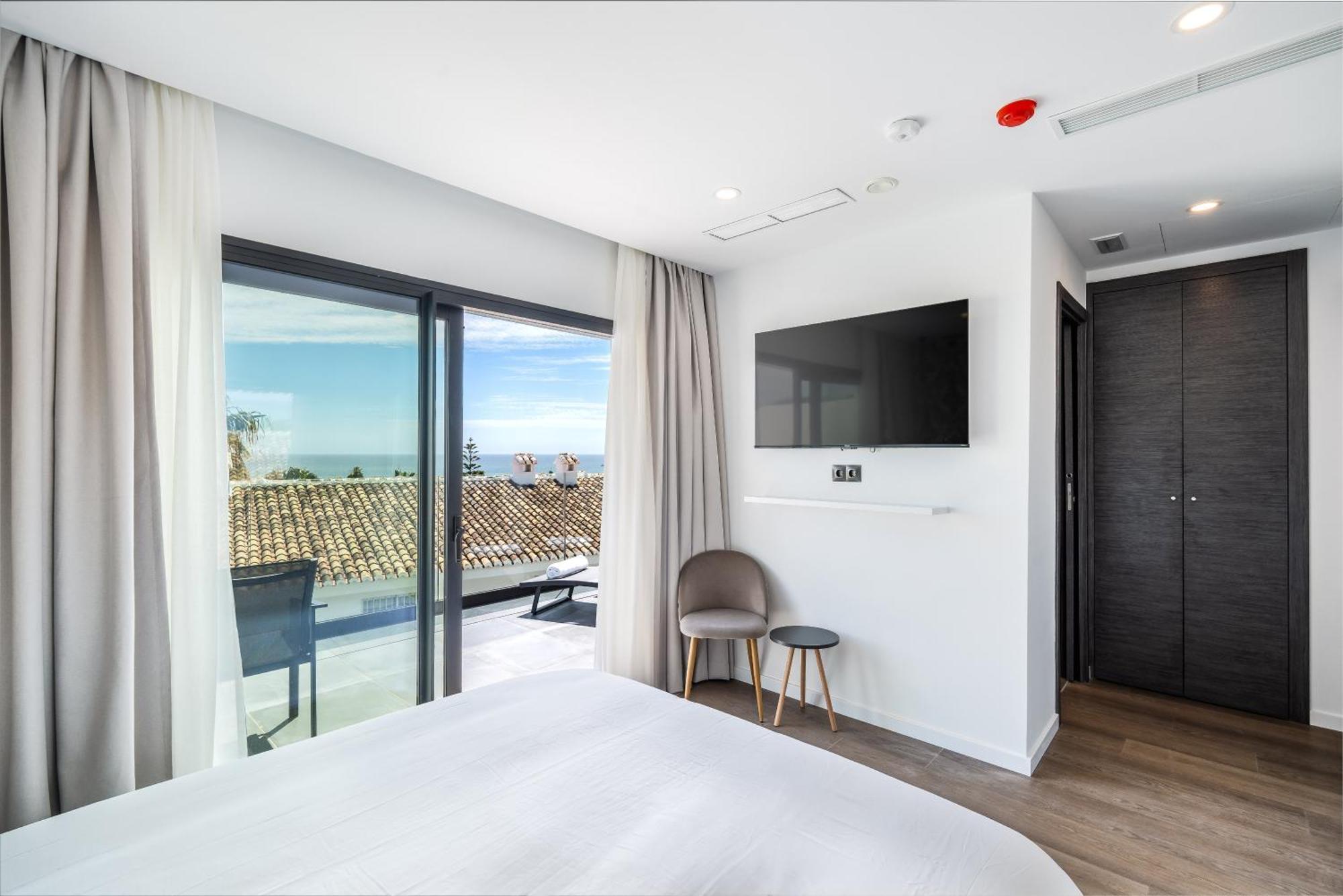 The Orange House Boutique Hotel And Upstairs Rooftop Bar Center Of La Cala De Mijas 100M From The Beach Exterior foto