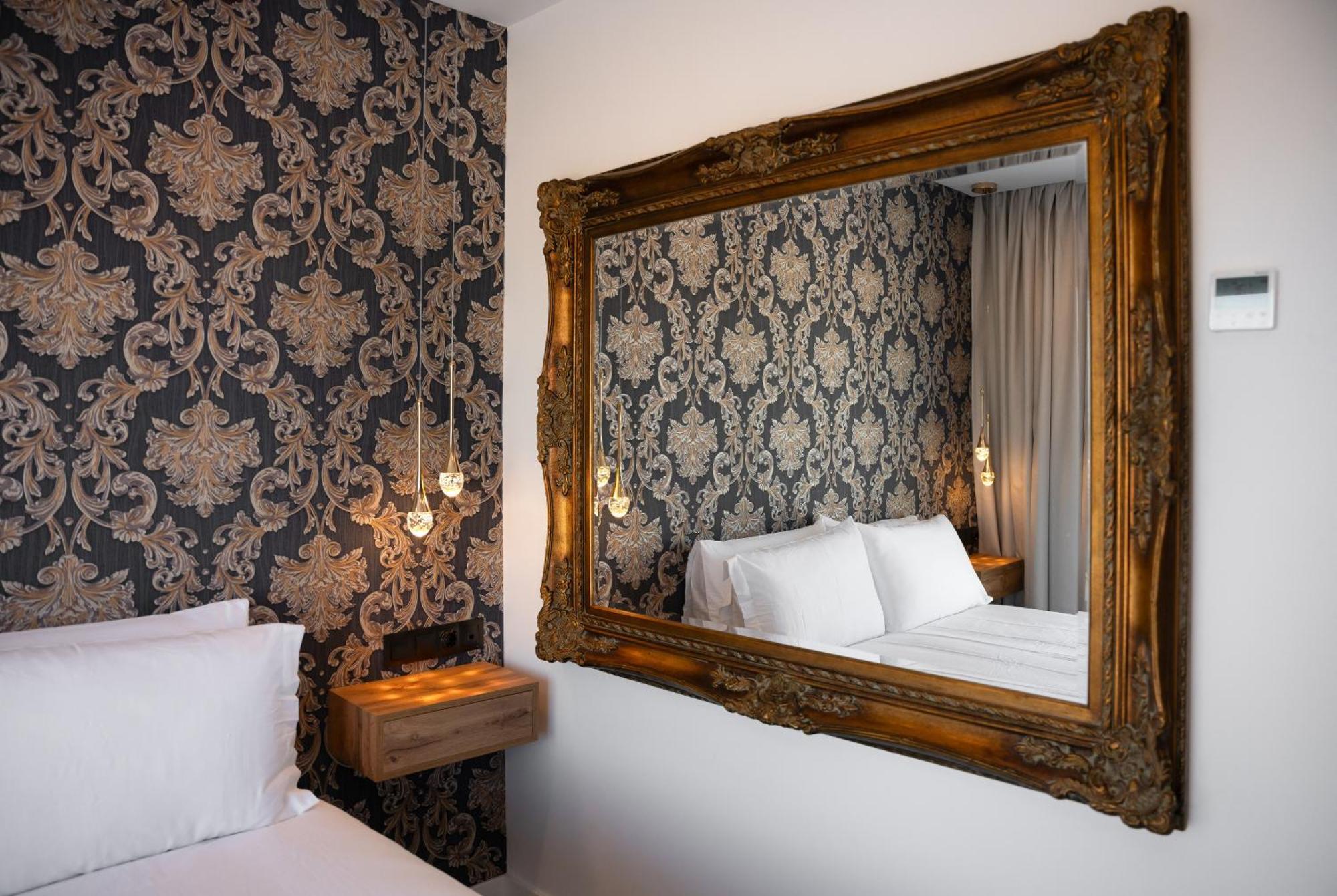 The Orange House Boutique Hotel And Upstairs Rooftop Bar Center Of La Cala De Mijas 100M From The Beach Exterior foto
